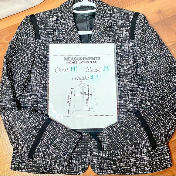 ANN KLEIN Women's Black and White Jacket with Bows at the Front - Picture 15 of 16